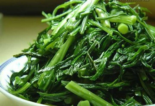 益母草炒荠菜