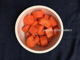 夏季美容美体的秘密:原汁原味的木瓜胡萝卜汁的做法步骤:19