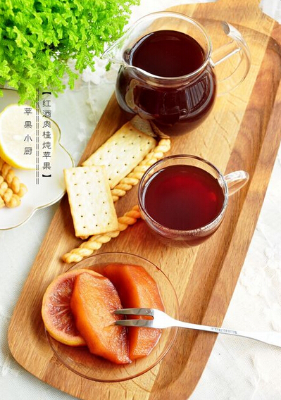 适合冬天怕冷的女性朋友:红酒肉桂炖苹果的养颜做法 美容护肤网